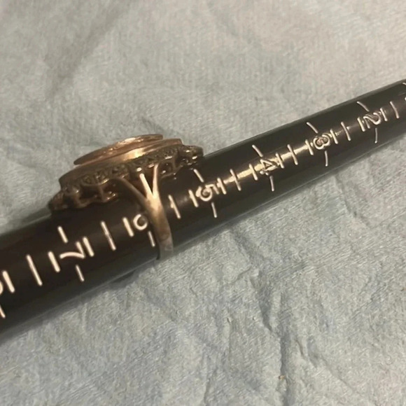 Sterling Silver Openwork Marcasite Shield and Mother of Pearl Cocoon Ring SZ 6 - Picture 12 of 12